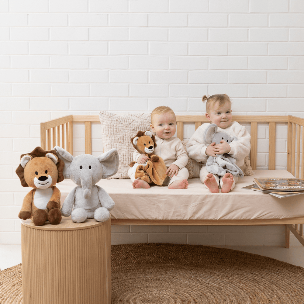 
                      
                        Sleep Toy - Rory the Lion - Riff Raff Baby US
                      
                    